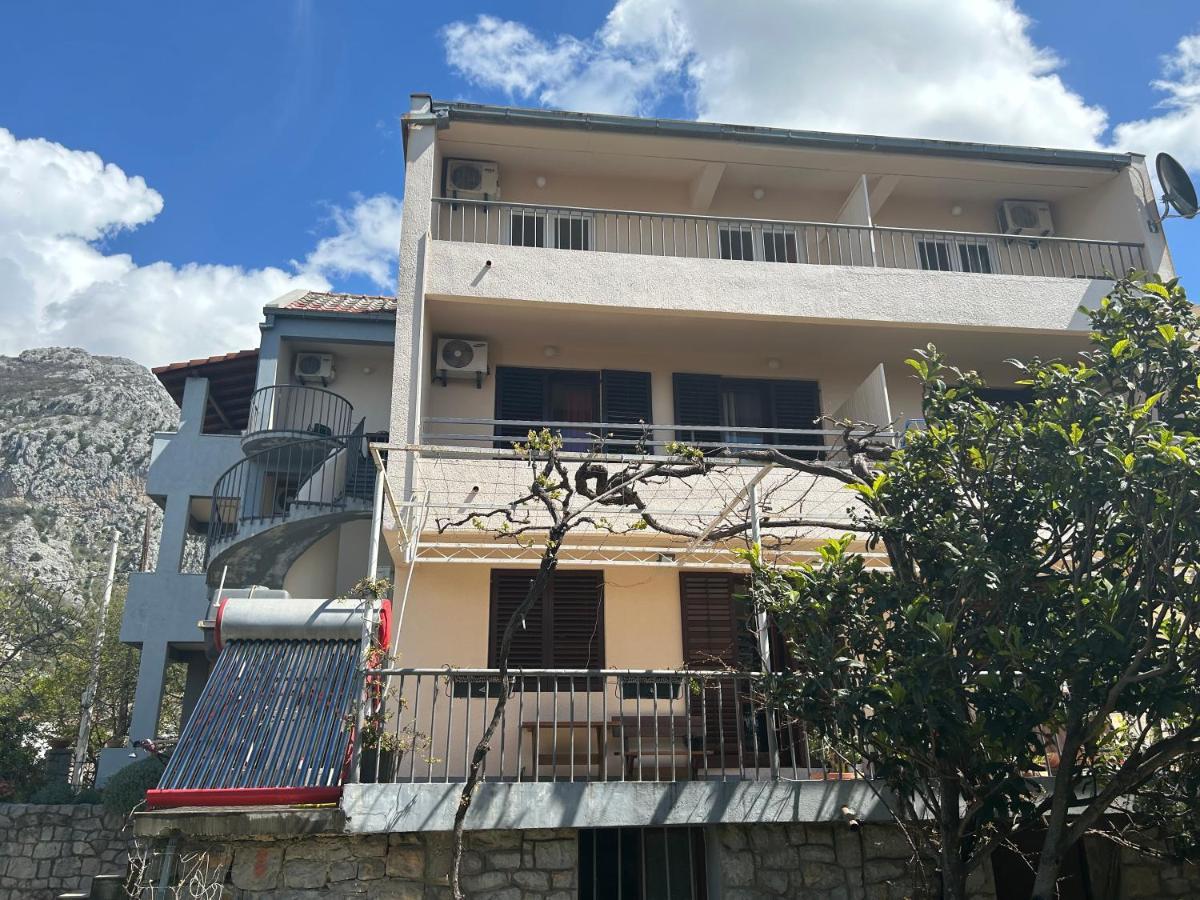 Apartments Djulija Сутоморе Экстерьер фото
