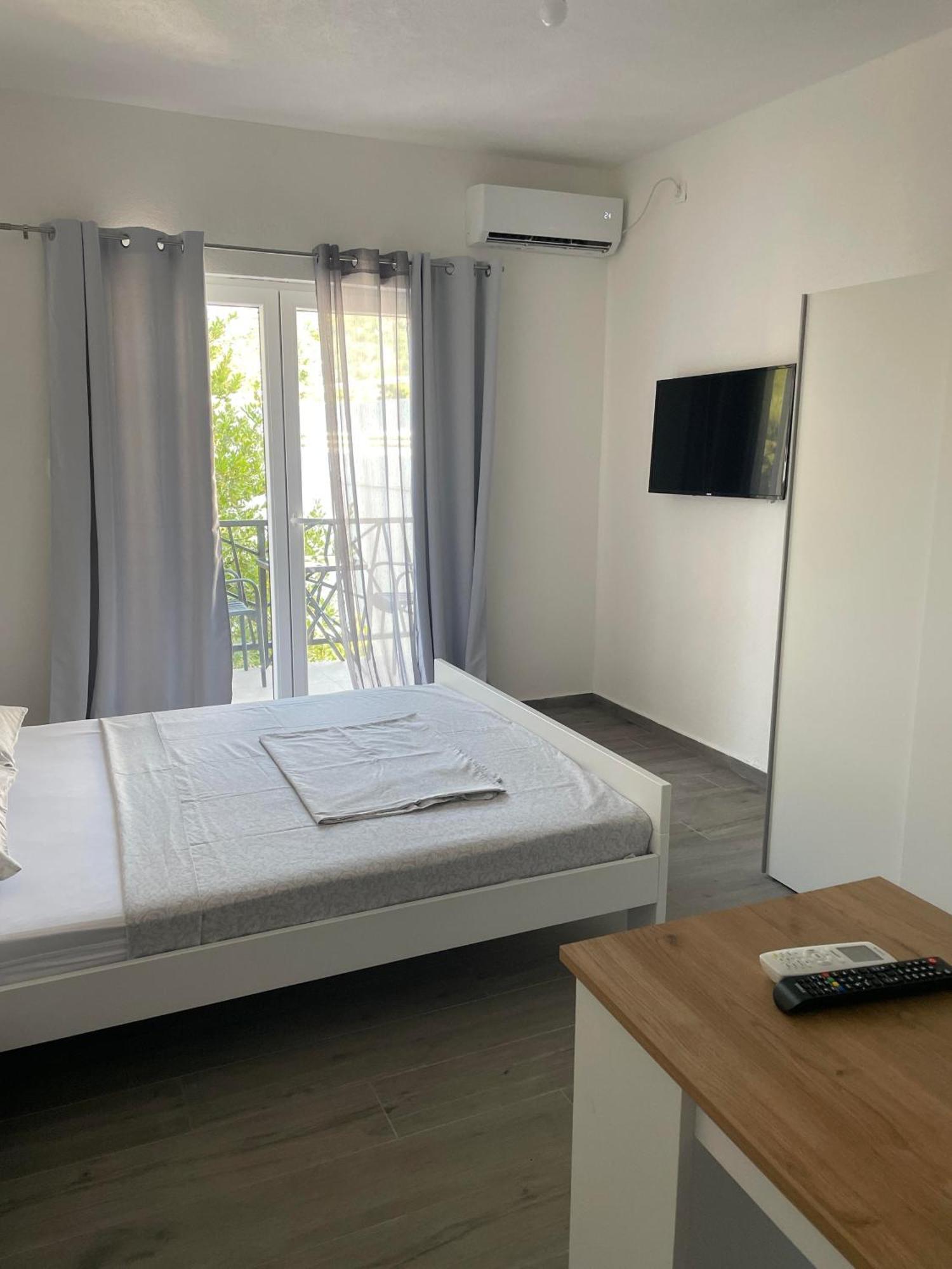 Apartments Djulija Сутоморе Экстерьер фото