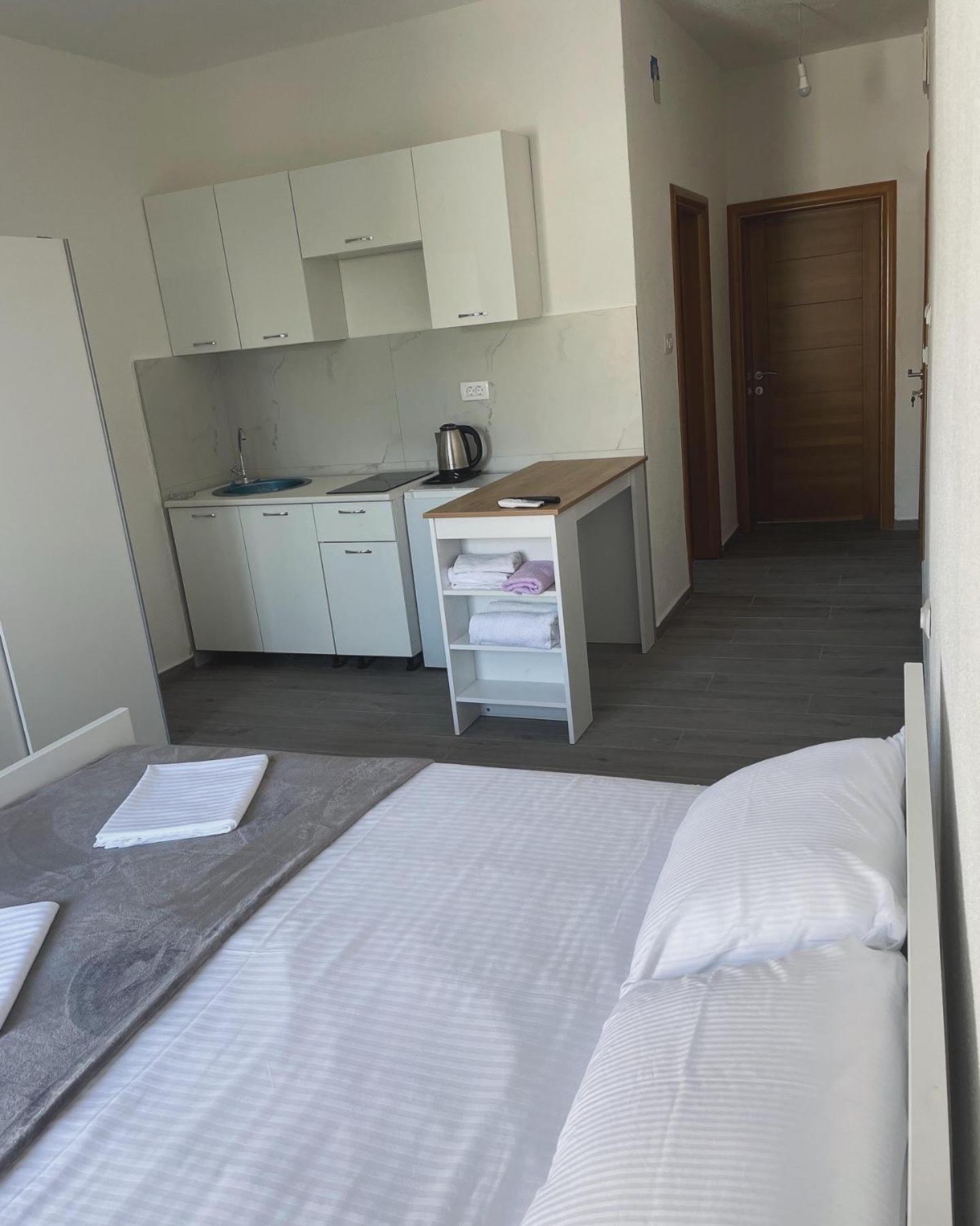 Apartments Djulija Сутоморе Экстерьер фото